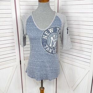 Majestic Official MLB New York Yankees V Neck Slub Tee Shirt Blue‎ Grey Medium